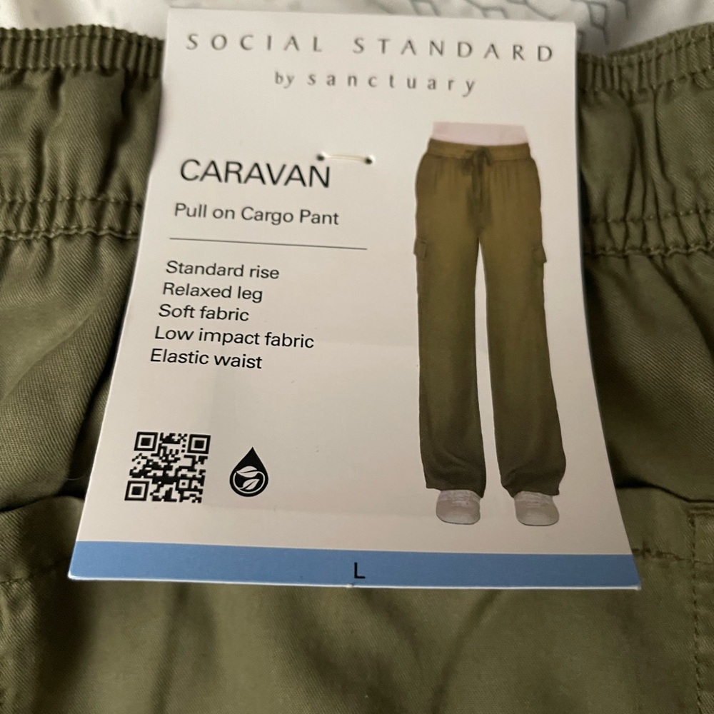 Women’s Pull-On Cargo Pants in Olive. NWT. Women’s Large